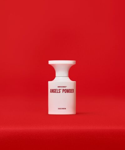 BORNTOSTANDOUT Angels Powder Eau de Parfum 50 ml, baltas matinis buteliukas raudoname fone