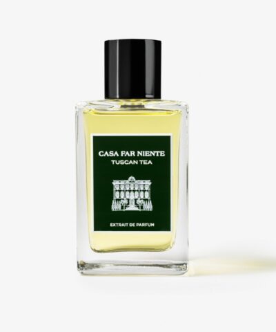 Casa Far Niente Tuscan Tea Extrait de Parfum 100 ml, skaidrus buteliukas su tamsiai žalia etikete ir juodu dangteliu